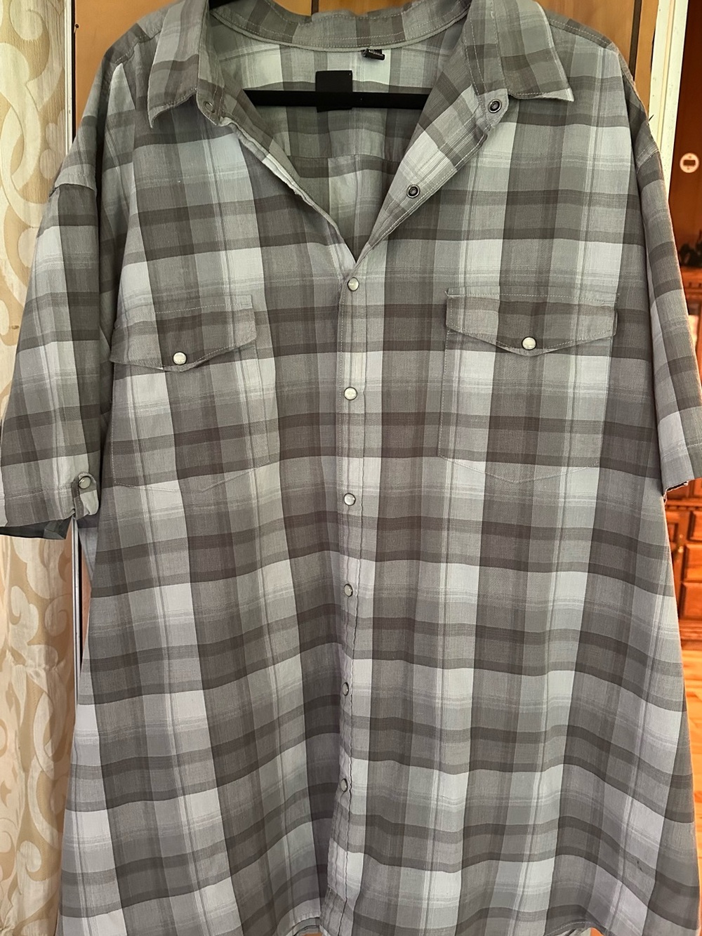 JF Men's Short-Sleeve Plaid Button-Up Shirt - Gray